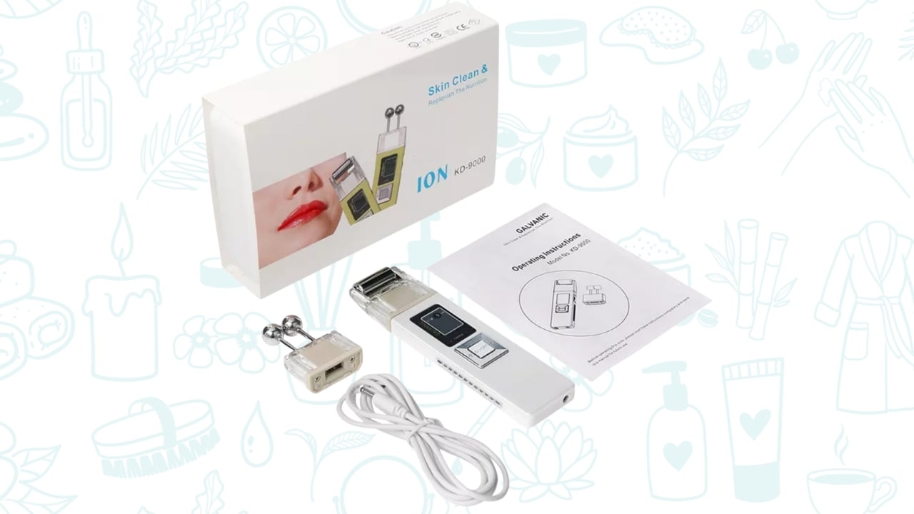 Dispositivo de corriente galvánica utilizado en estética facial.