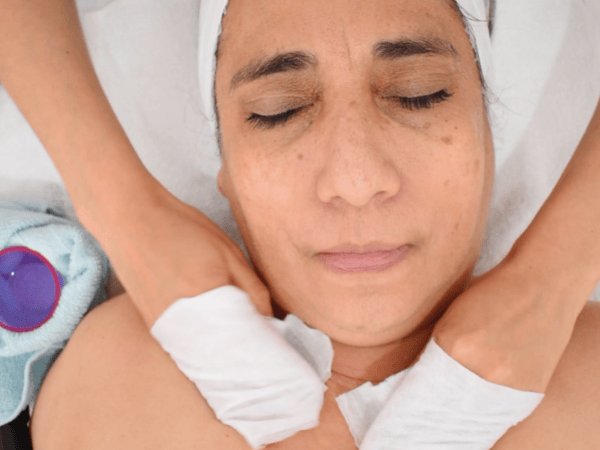 Retirar exfoliante retirando exfoliante facial