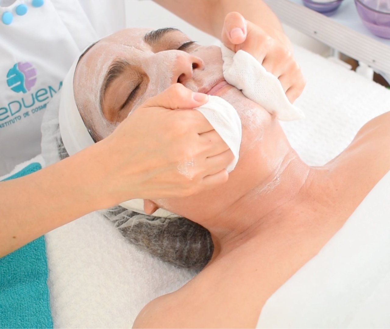 Portada del artículo sobre aparatología facial y preparación de la piel para máxima absorción de activos.