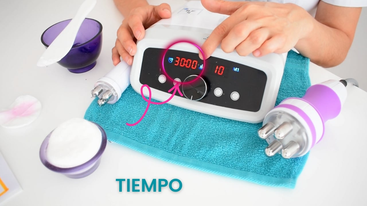 Ajuste del tiempo recomendado de radiofrecuencia facial, típicamente 30 minutos por zona.