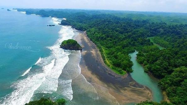 pantai kondang iwak