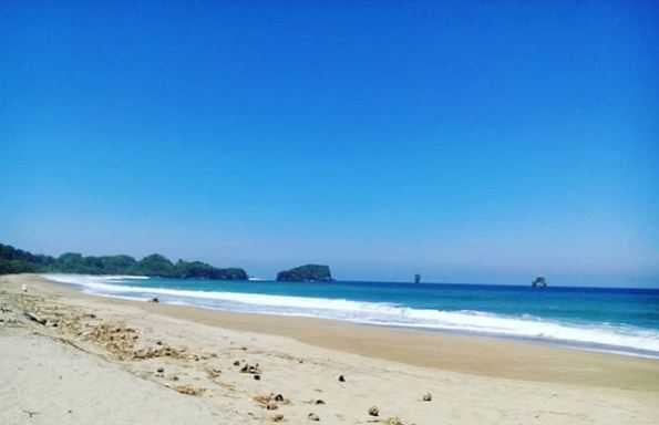pantai di malang
