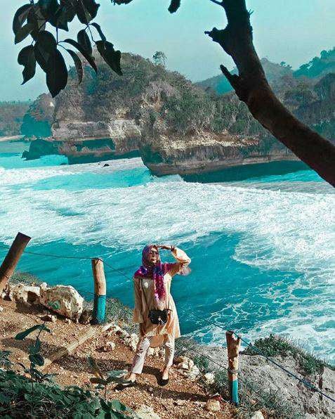 pantai batu bengkung