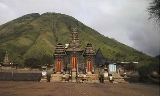 pura luhur poten bromo