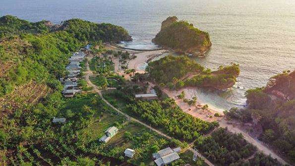 pantai batu bengkung