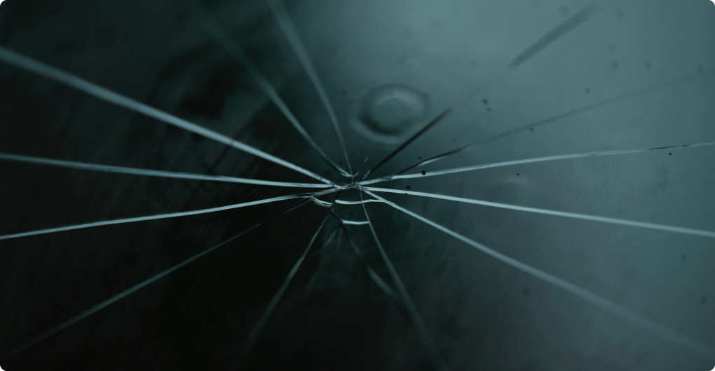 crack on car windscreen