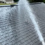 Roof cleaning service, by experts, which guarantees high quality and efficiency in the work carried out