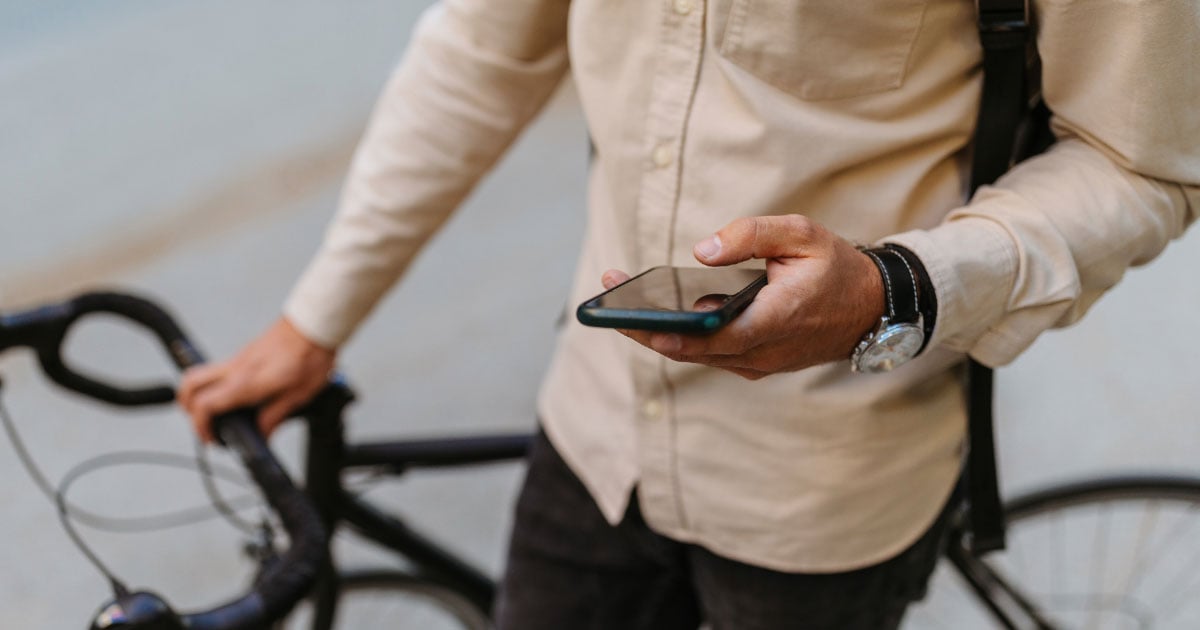 Cyclist calling the police to report an accident