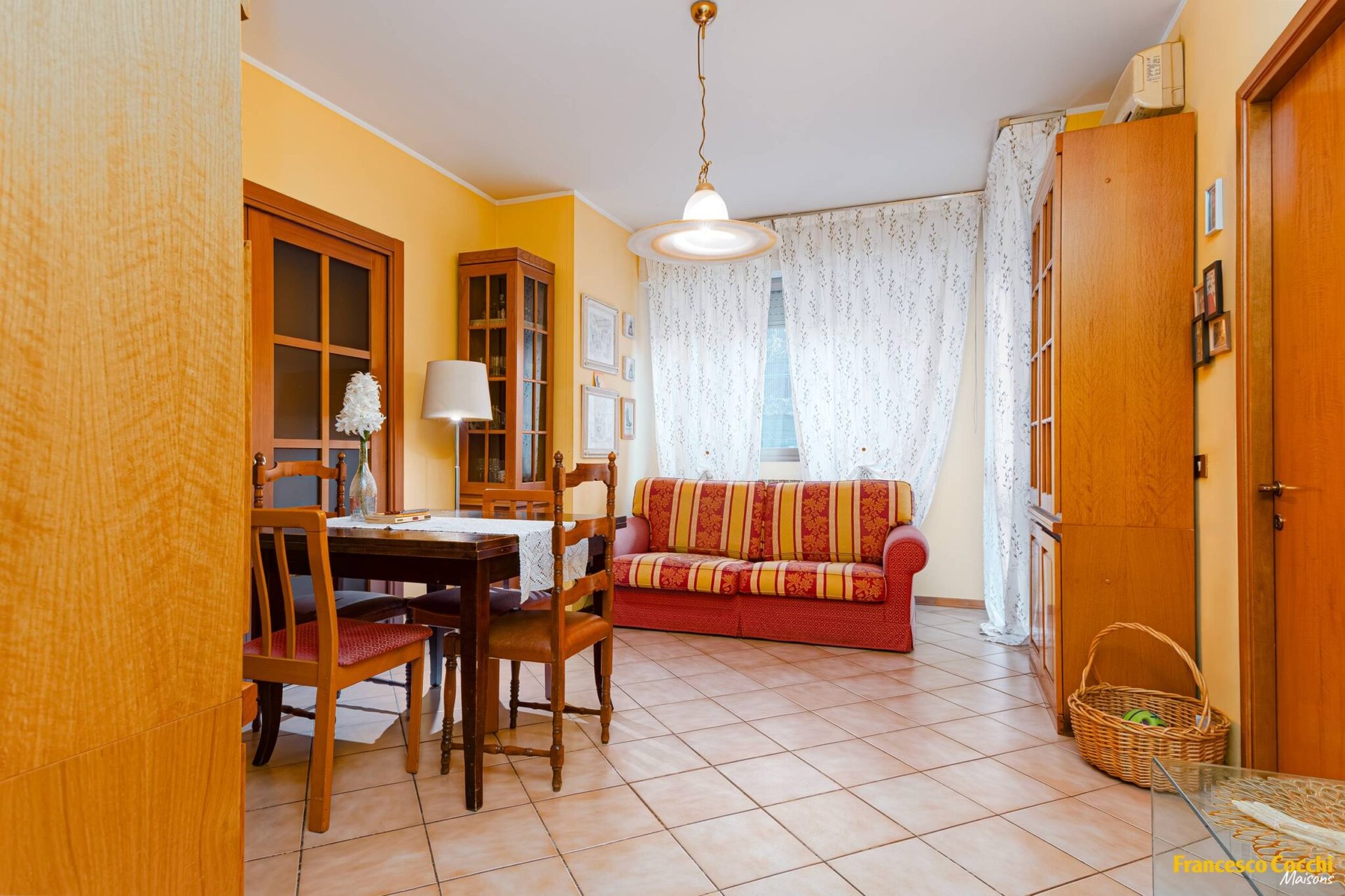 Appartamento confortevole servito di balconi a Maliseti