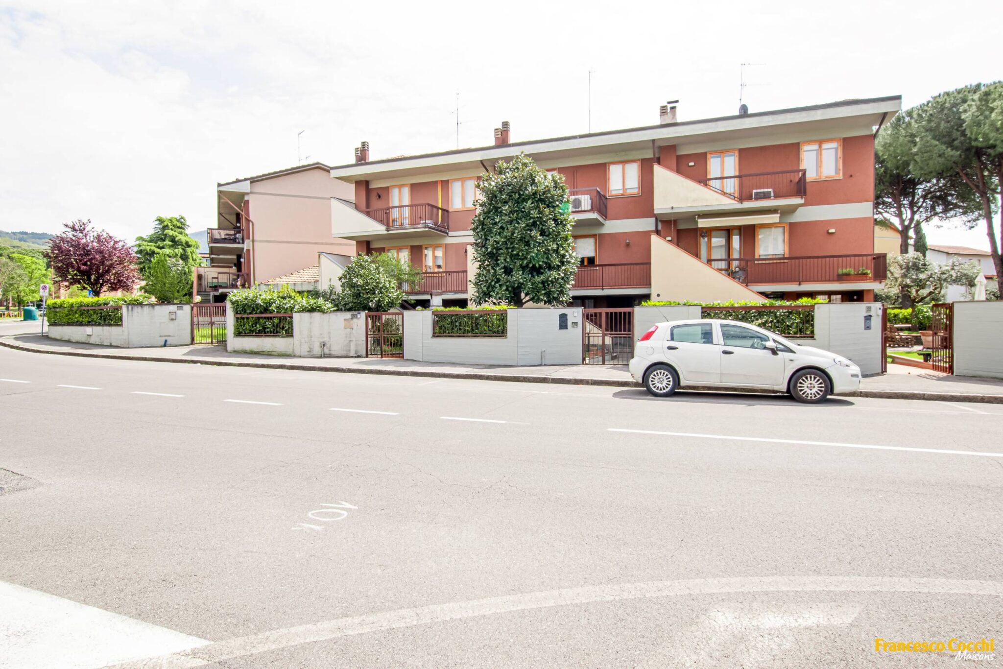 Ampia abitazione indipendente in grazioso complesso residenziale a Galceti