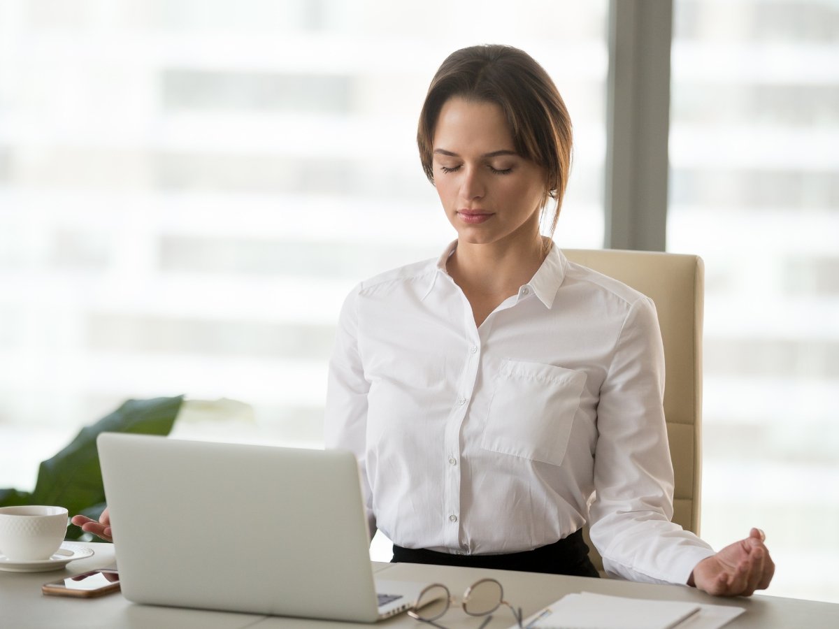 Discover the Mind-Blowing Benefits of Daily Meditation that Will Transform Your Life! 3 meditating reduces stress and anxiety