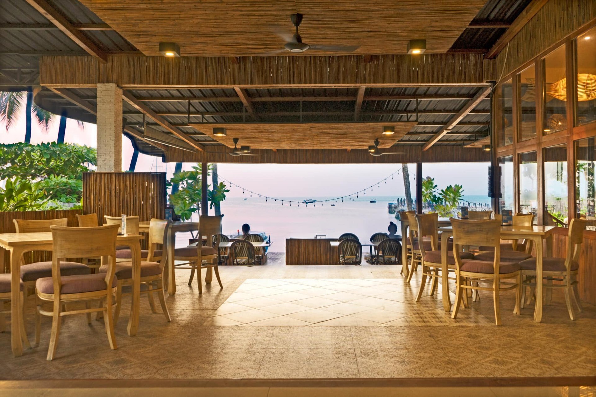 By the sea Kob 768x512