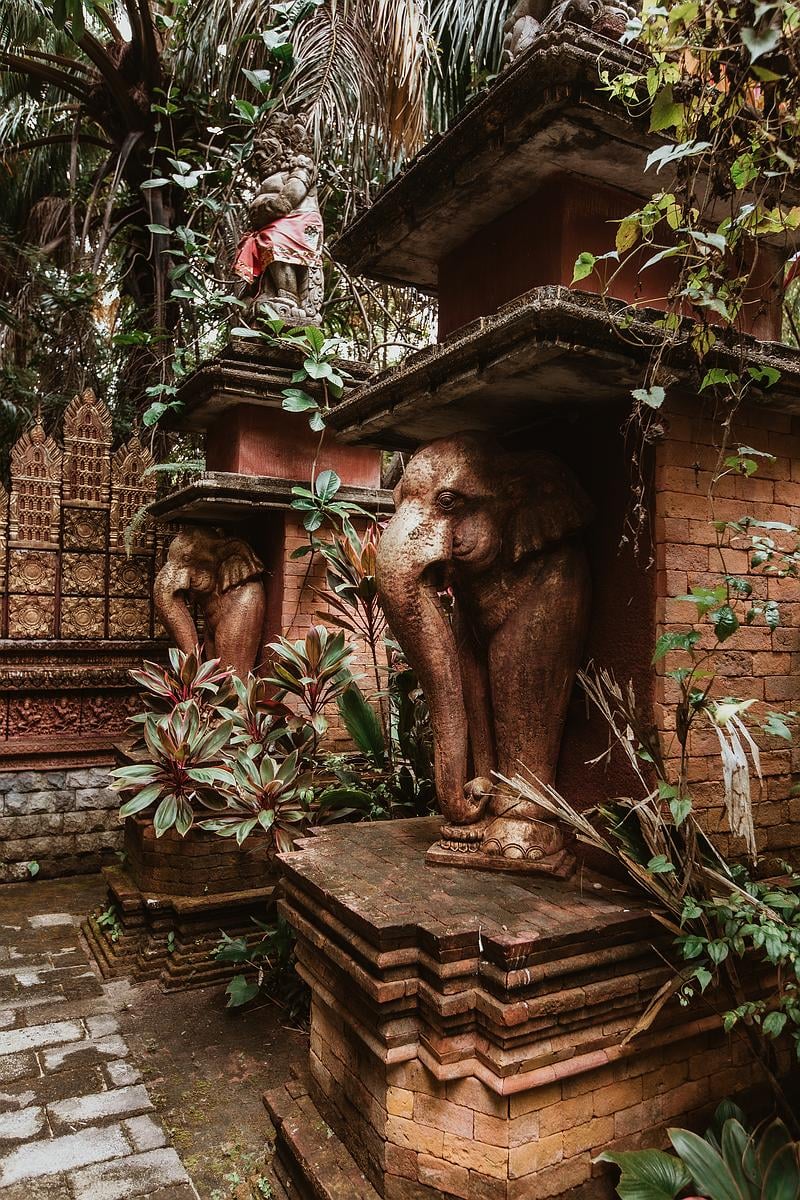 Dusit Dheva Cultural Center Elephants