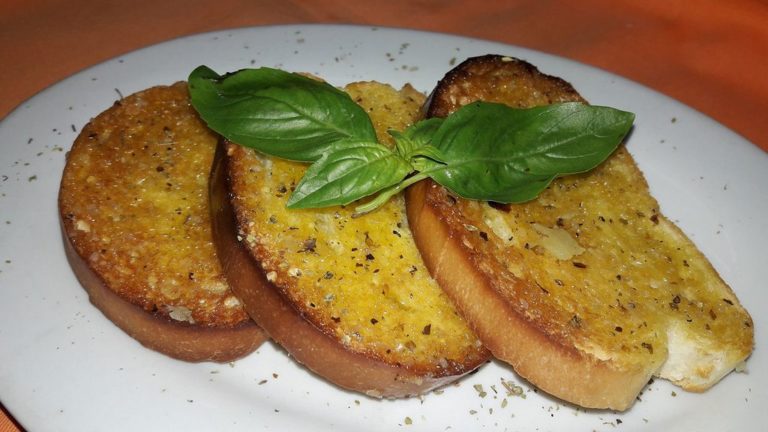garlic bread 1 768x432