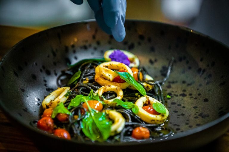 bar tenders and mixologist bar tenders and mixologist