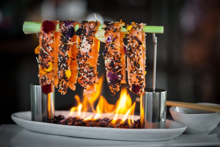 Full Moon Restaurant 1 768x512