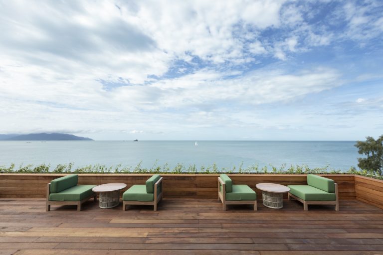 Long dtai restaurant ambience 2 min 768x512