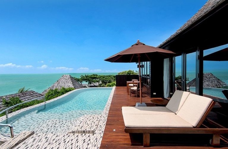 ocean front pool villa 768x503