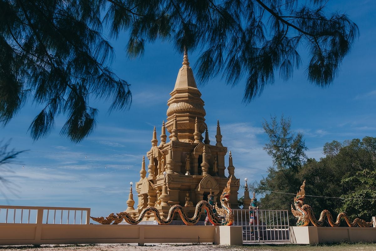 Laem Sor Pagoda