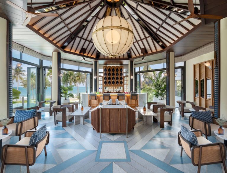 Centara Reserve hotel bar 768x585