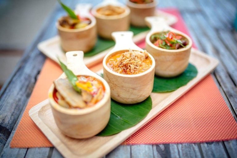 curry tasting 1 768x512