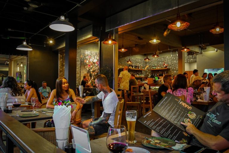 bar tenders and mixologist bar tenders and mixologist