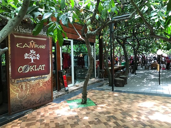 Kampung Coklat Blitar Park