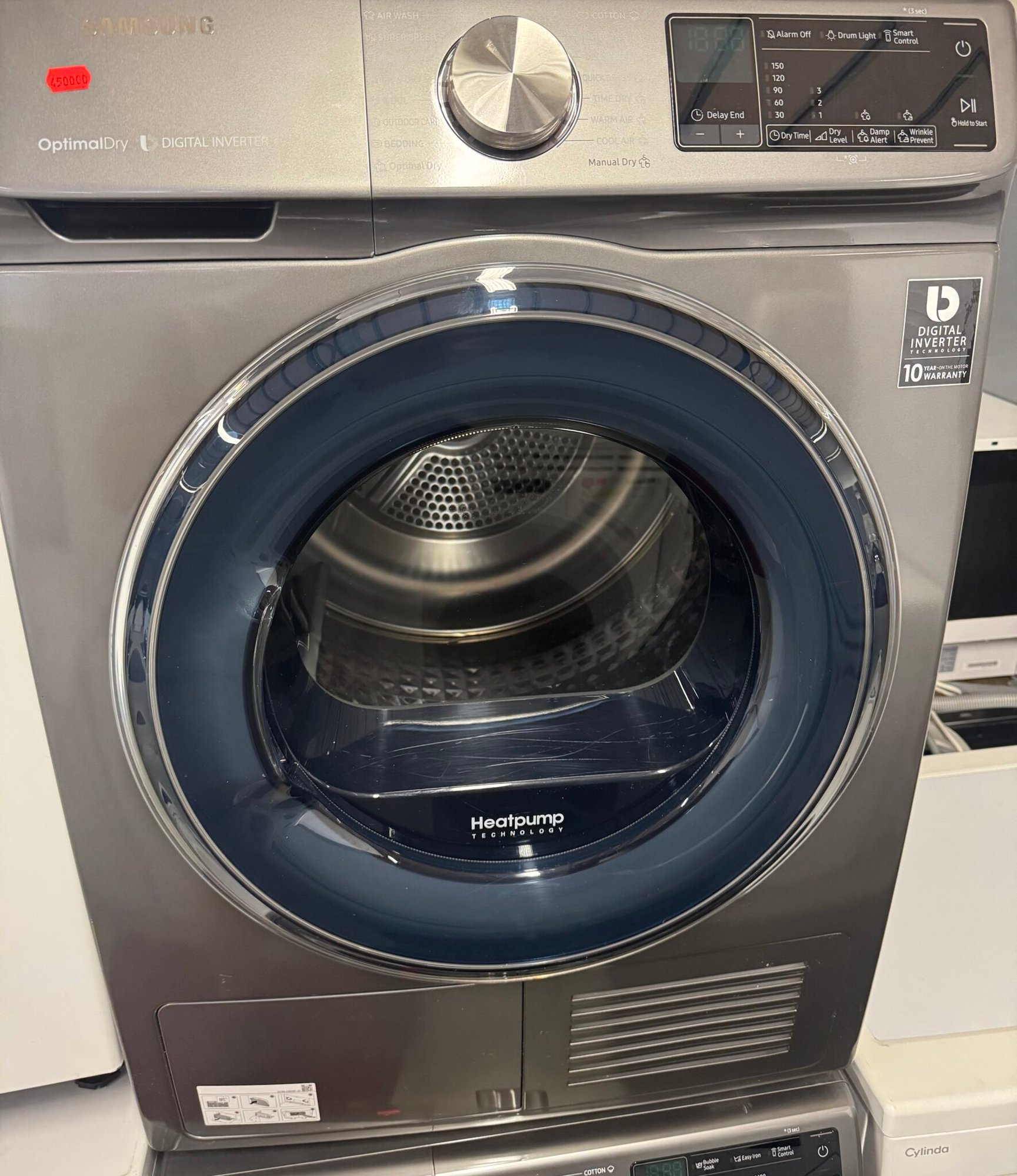 Torktumlare av märket Samsung 
Rostfri 
Värmepump 
Optimaldry/ digital inverter 
9 kilo capacitet - Image 1