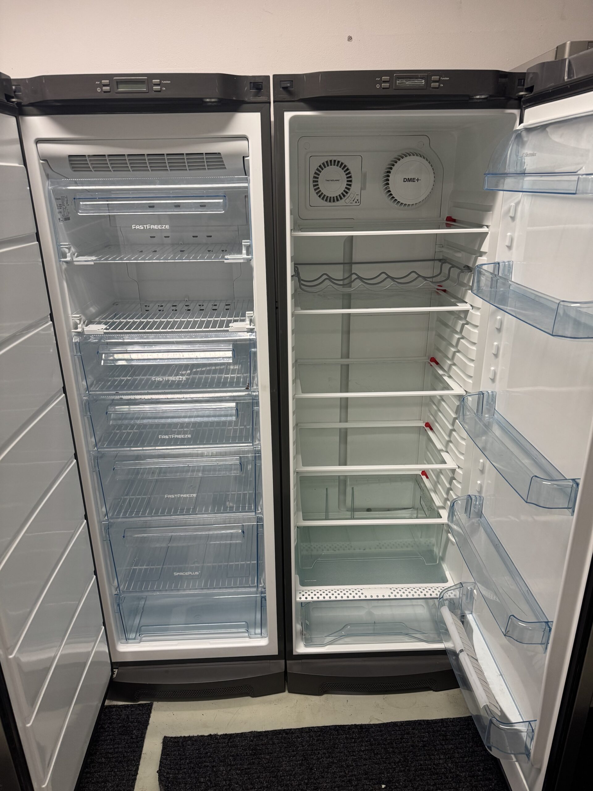 Kyl och frys separat rostfri av märket Electrolux 
Höjd 180cm 
Nofrost - Image 2