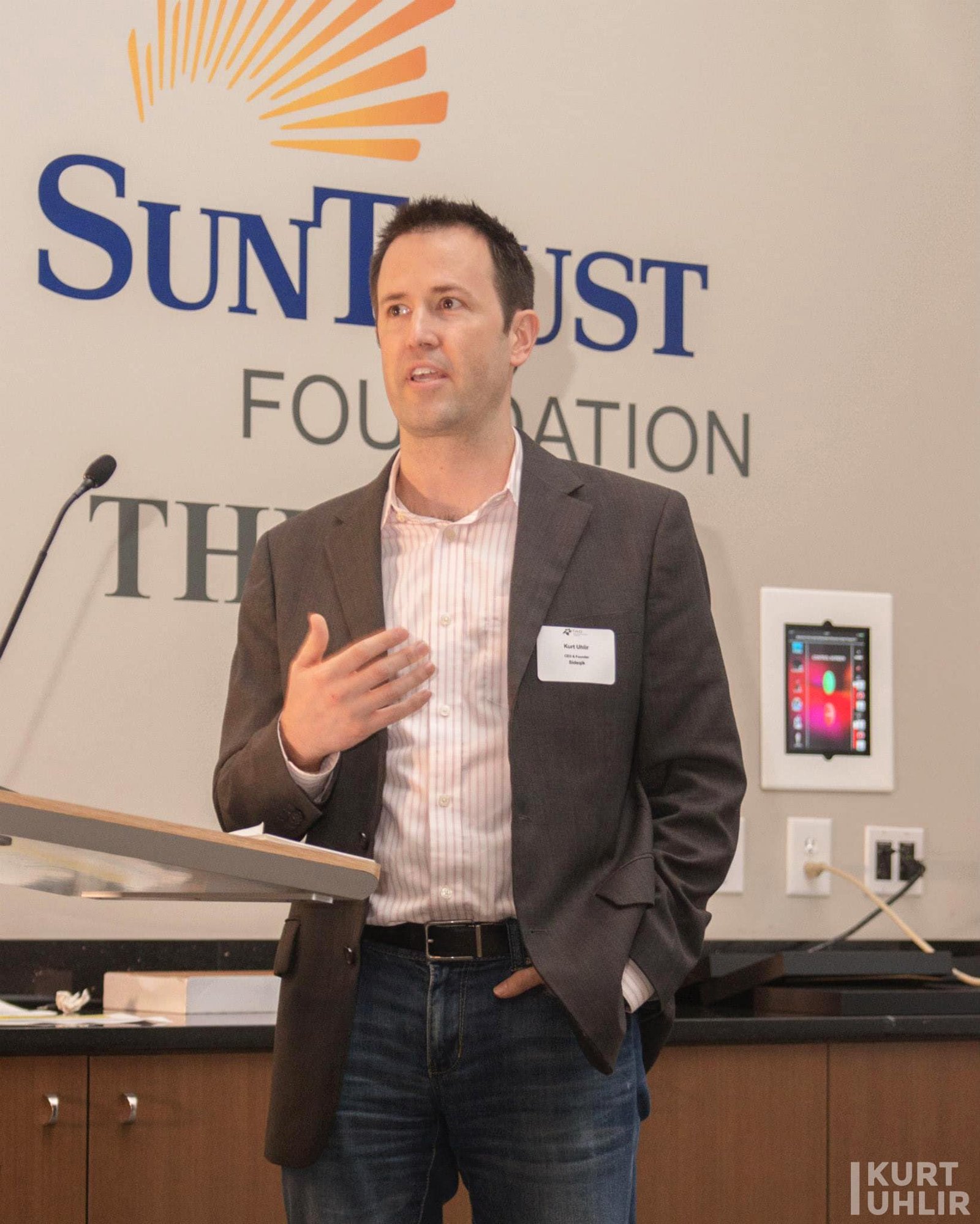 Kurt Uhlir - speaking on influencer marketing Kurt Uhlir - speaking on influencer marketing
