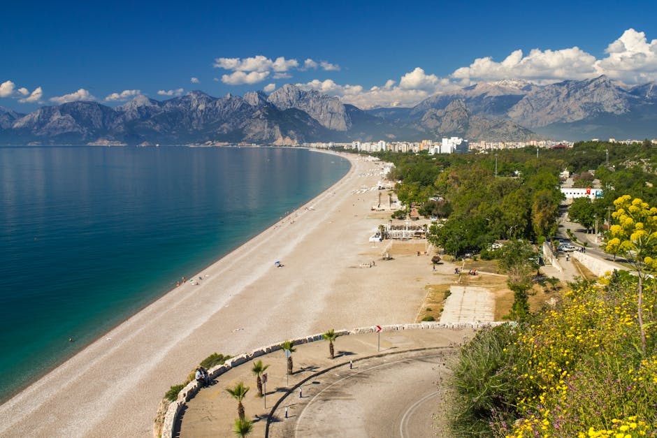 5 Day Dental Trip Itinerary 31 Stunning view of Antalya's coastline with Taurus Mountains in the background. Perfect for travel and nature lovers.