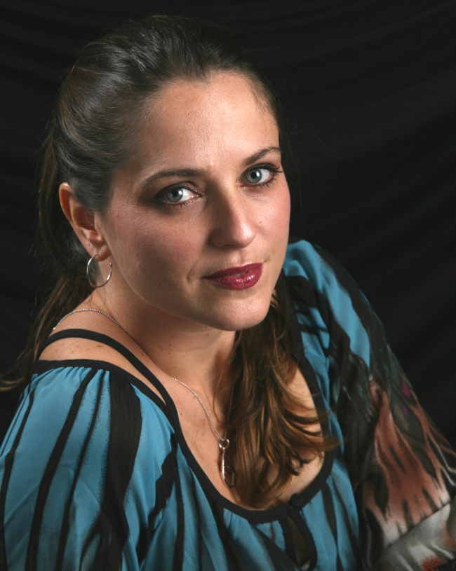 bio photo of Asha Lightbearer