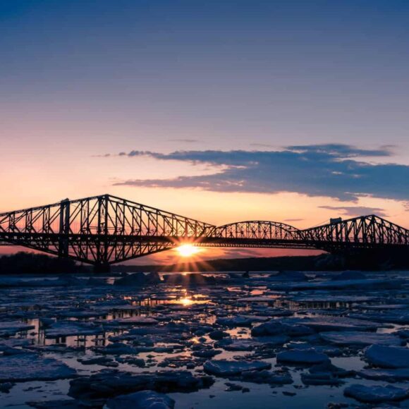 Trudeau is willing to help Quebec with a temporary reduction in immigration by 20% Federal Skilled Worker Program