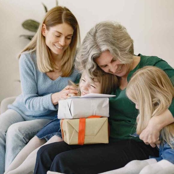 Canada’s Parents and Grandparents Program Paused for 2025- ImmigCanada Parents and Grandparents Program