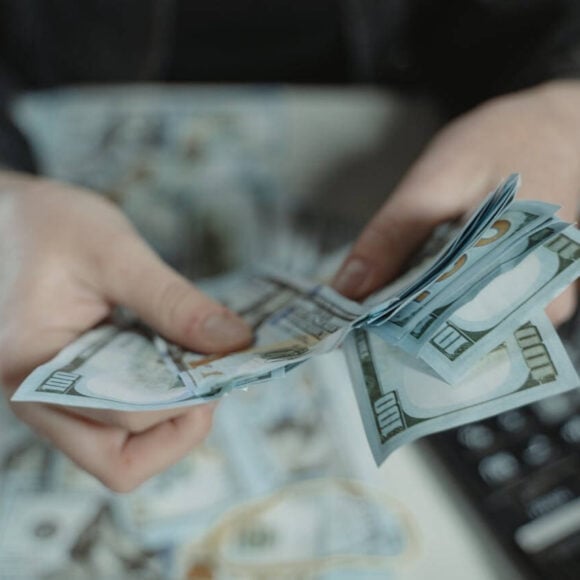 Canadian Workers Anticipate Salary Hike in 2024- ImmigCanada Salary Hike