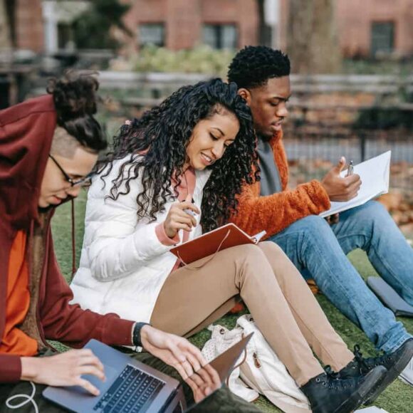 Best Country for Foreign Students—450,000 International Students in Canada in 2021 Foreign Students