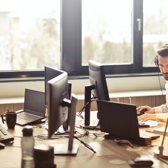 Where are the Best Jobs in Canada—Top Sectors for Foreign Skilled Workers! canada immigration