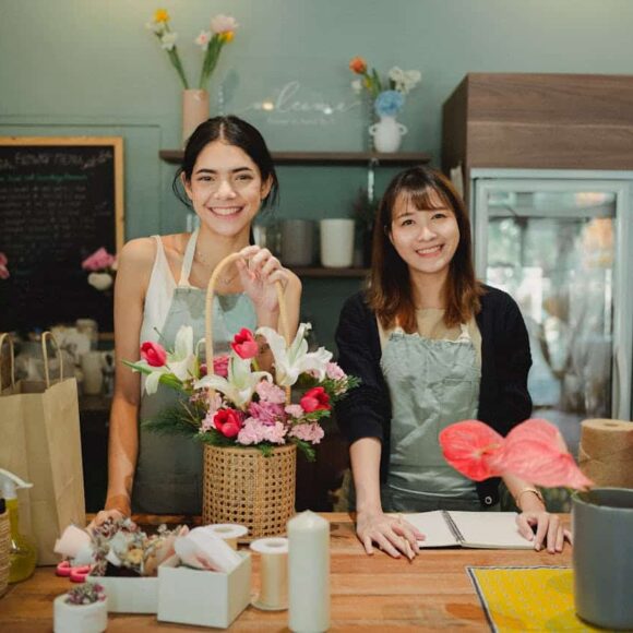 Temporary Foreign Workers in Canada's Hospitality and Food Manufacturing Industries Temporary Foreign Workers in Canada's Hospitality and Food Manufacturing Industries