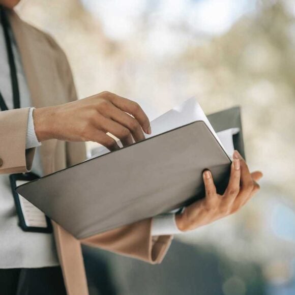 Navigating the Canadian Job Market- ImmigCanada Canadian Job Market