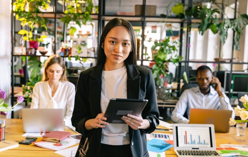 Overview of the Canada Experience Class Program and Comparison With the FSWP Overview of the Canada Experience Class Program and Comparison With the FSWP