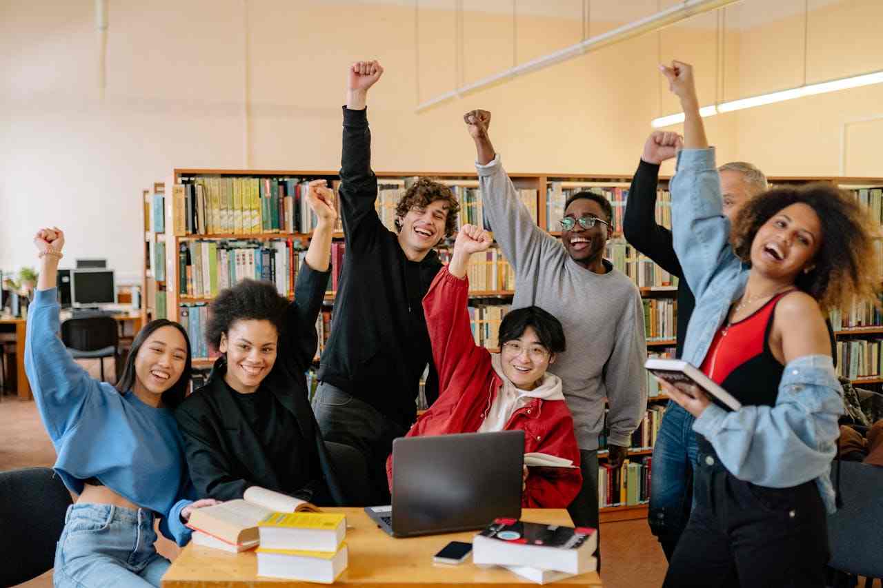 Canada Announces Key Measures for International Students Transferring Schools in 2025- ImmigCanada International Students Transferring Schools