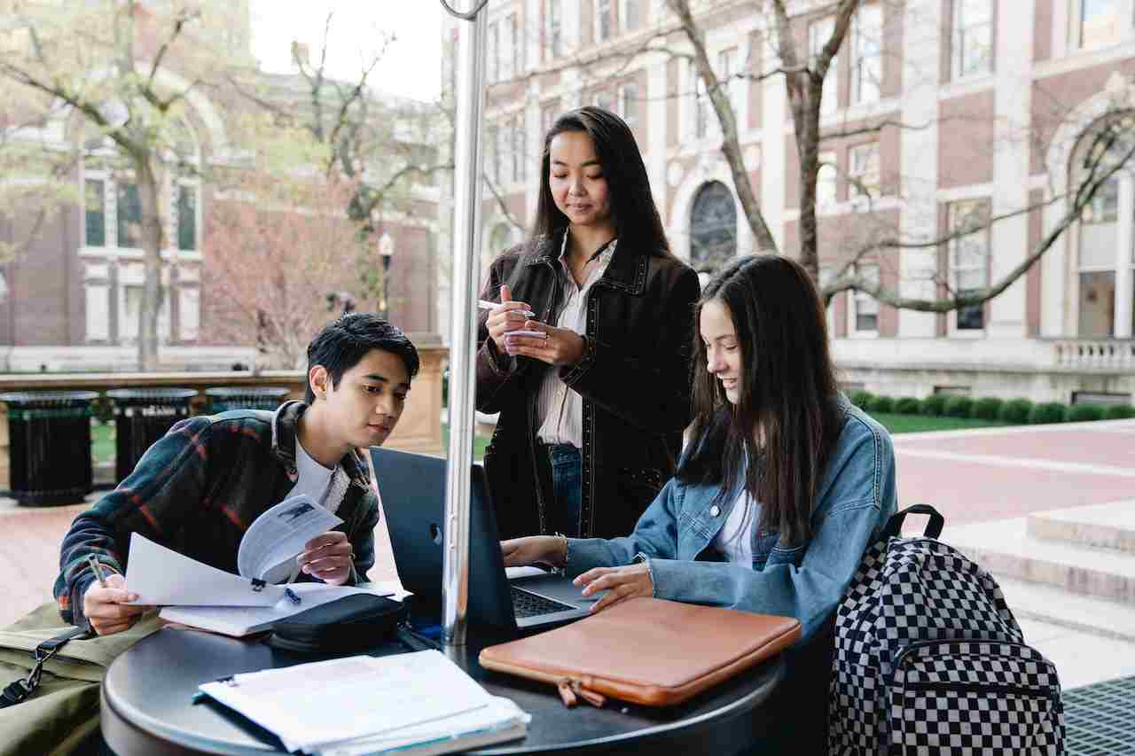 LMIA Processing Times 2025 Updated - What Canadian Employers Must Know LMIA Processing Times 2025 Updated