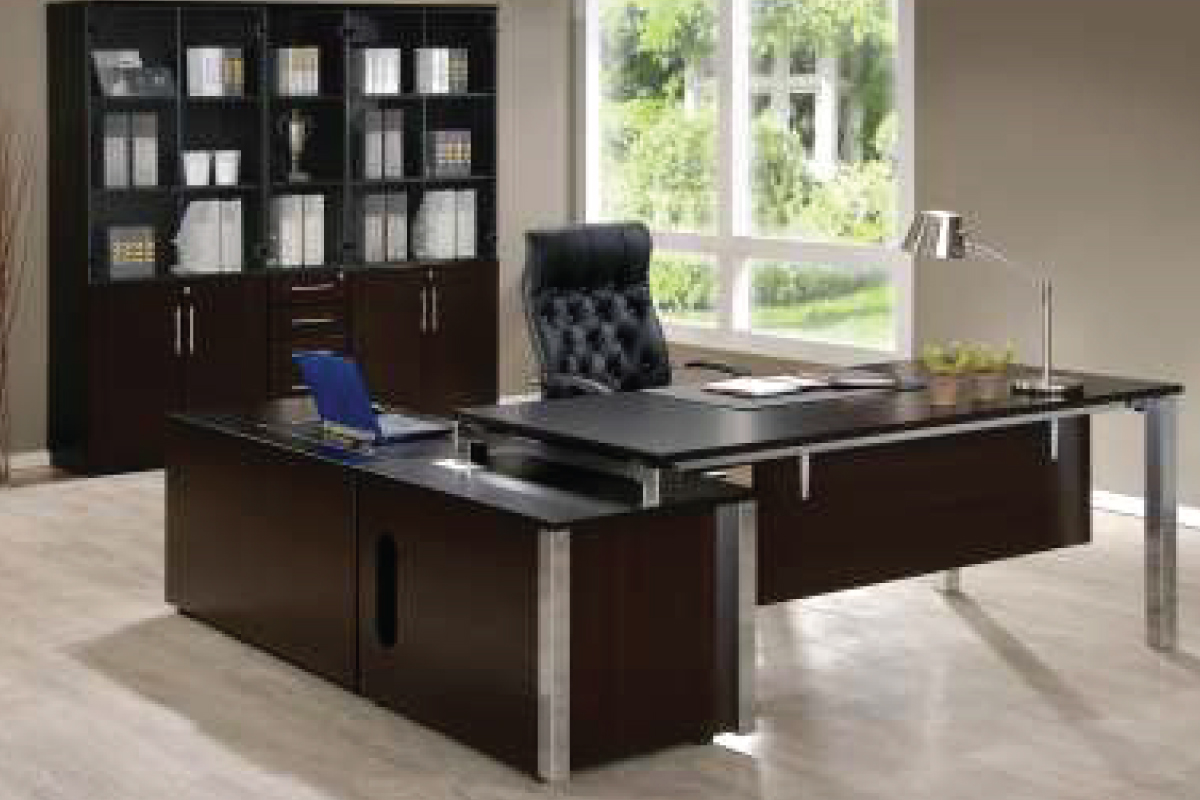 Formation-Executive-Desk