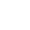 Un logotipo blanco que muestra la palabra "socio de campaña de logros" con una flecha, creado por una agencia de marketing líder.