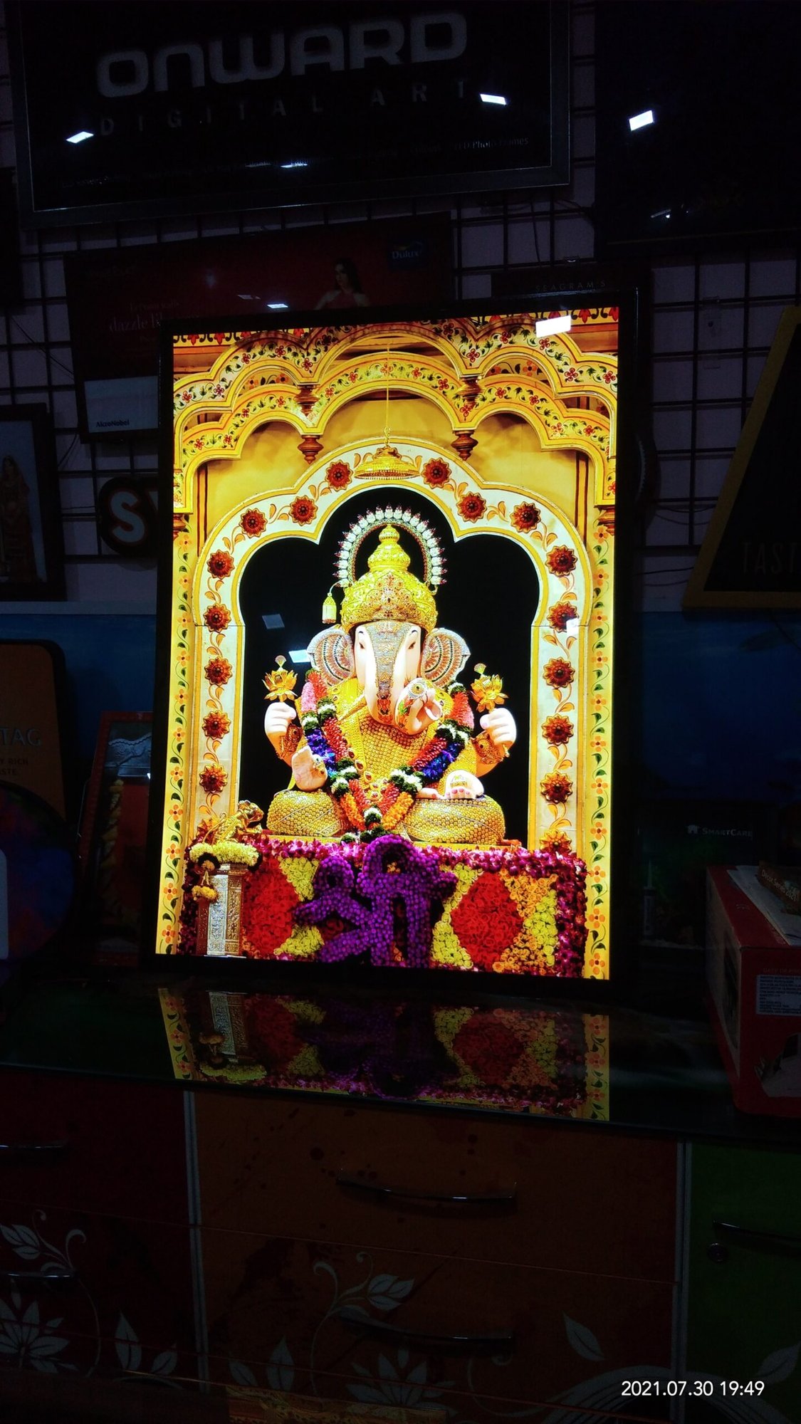 Ultra Slim LED Frames 2 onwarddigital art