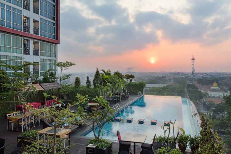 Rooftop Pool Best Western Papilio Hotel