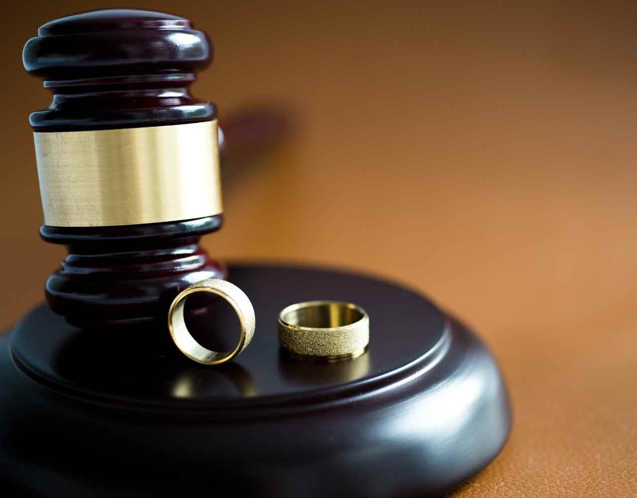 Can You Change Attorneys During A Divorce? Divorce FAQs