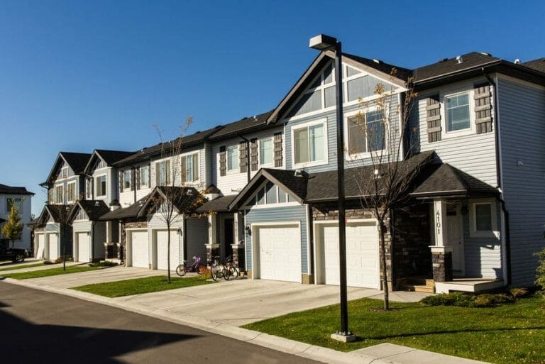 09_29_2015_Tara_Lake_Townhomes-30 600px