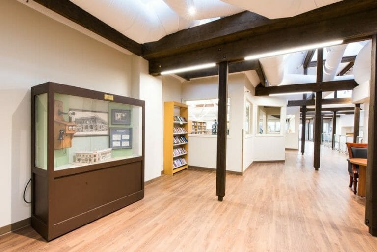10_22_2015_High_River_Library-31 600px