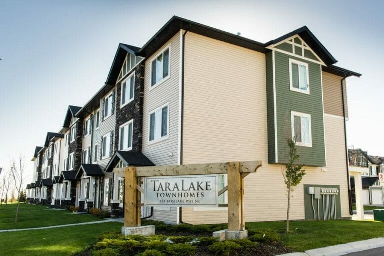 09_29_2015_Tara_Lake_Townhomes-8 600px